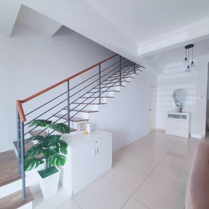 Prima Guest House - Puncak Alam Homestay Mus-Lim Friendly Bandar Puncak Alam Extérieur photo